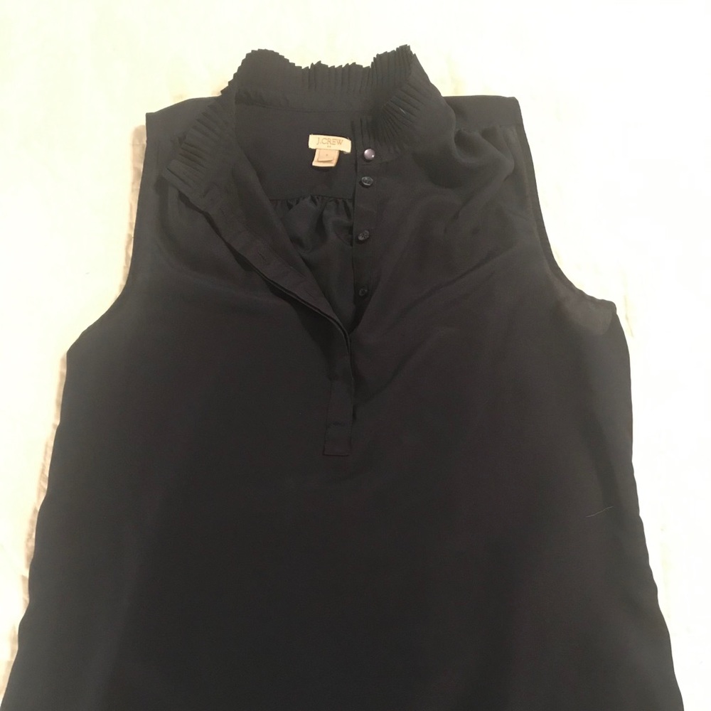 Silk sleeveless J Crew shirt with ruffle collar